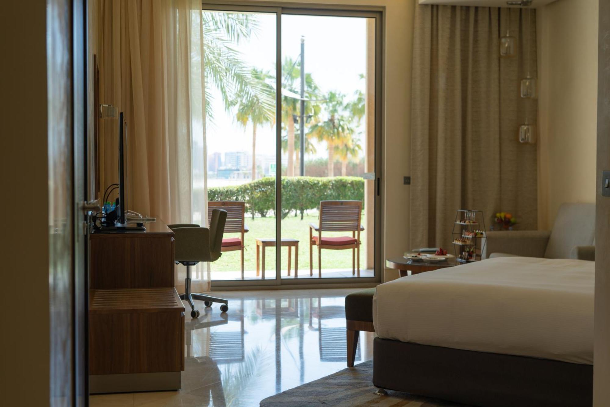 Marina Hotel Kuwait City Exterior foto A room at the hotel