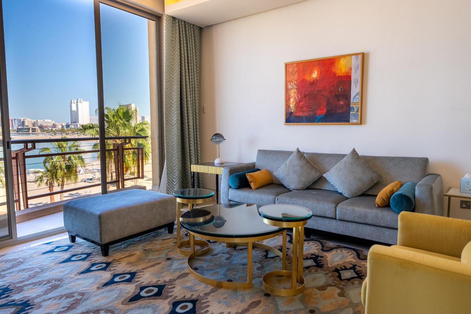 Marina Hotel Kuwait City Exterior foto A living room at the hotel