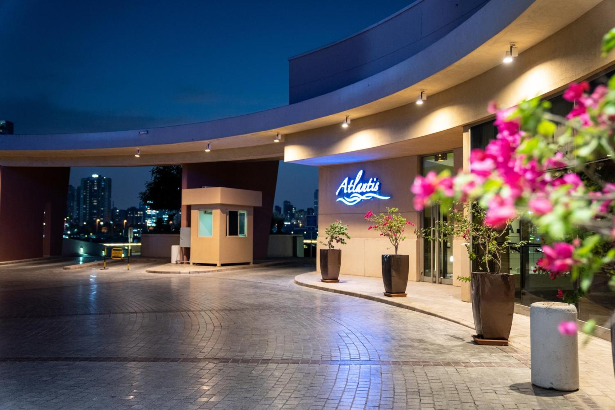 Marina Hotel Kuwait City Exterior foto Adagio Premium Bangkok
