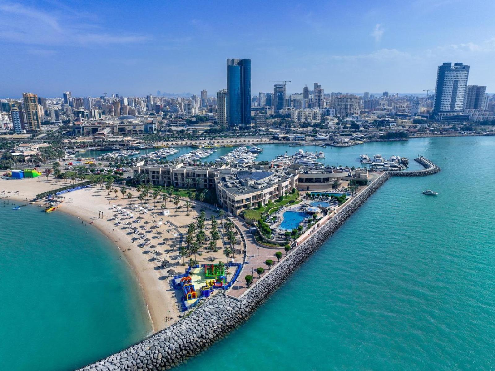 Marina Hotel Kuwait City Exterior foto Aerial view of Al Bandar, Manama