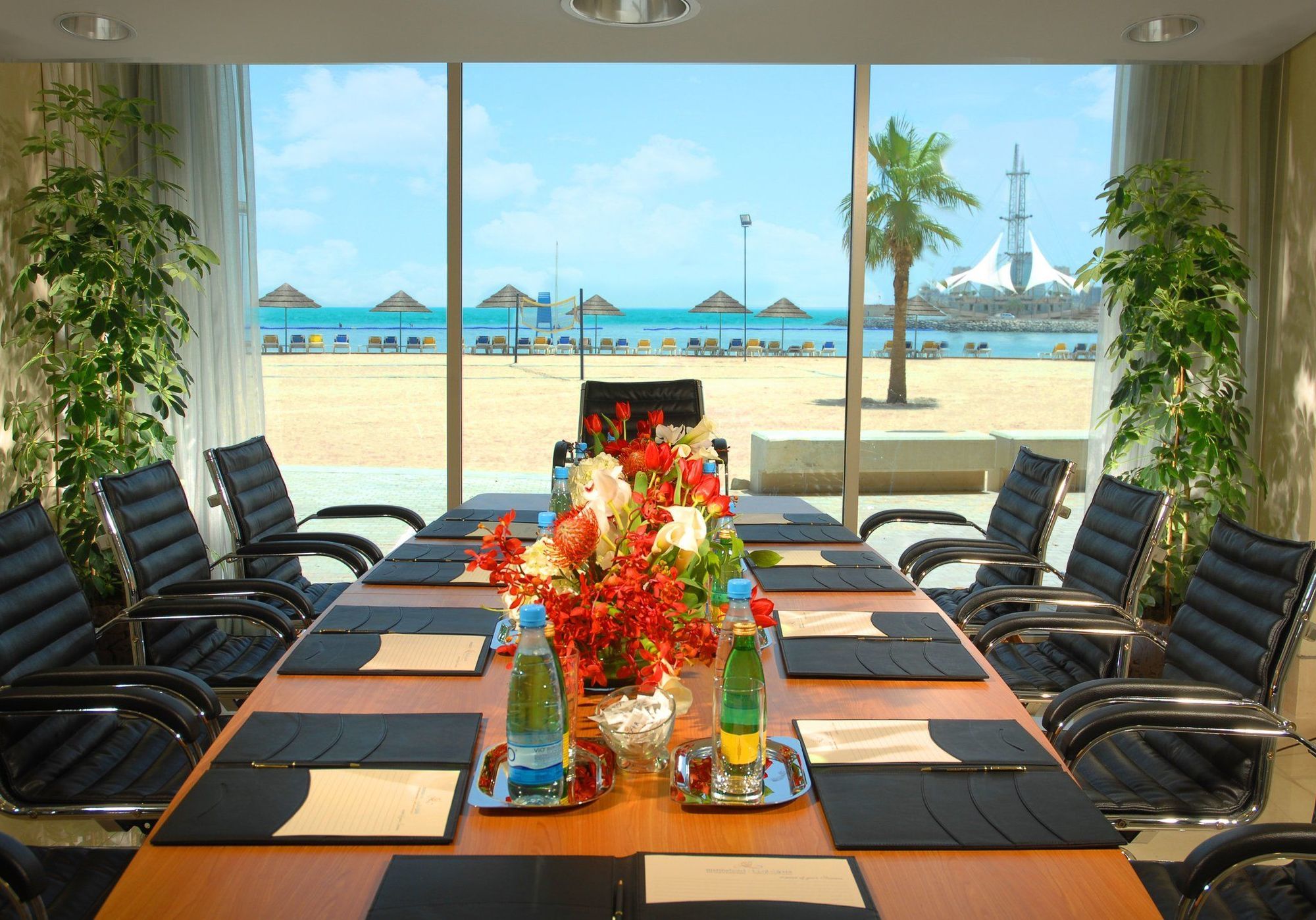 Marina Hotel Kuwait City Business foto Meeting room at the Jumeirah Beach Hotel