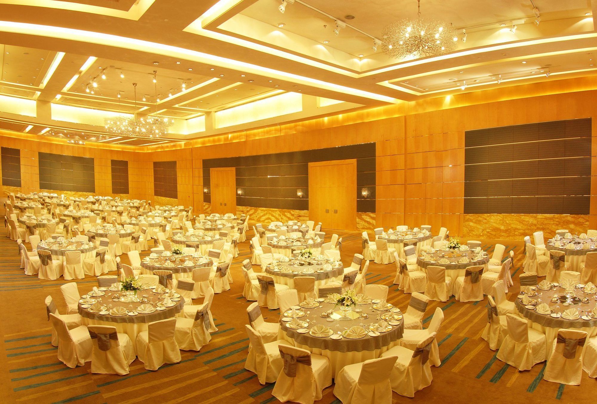 Marina Hotel Kuwait City Exterior foto The Grand Ballroom